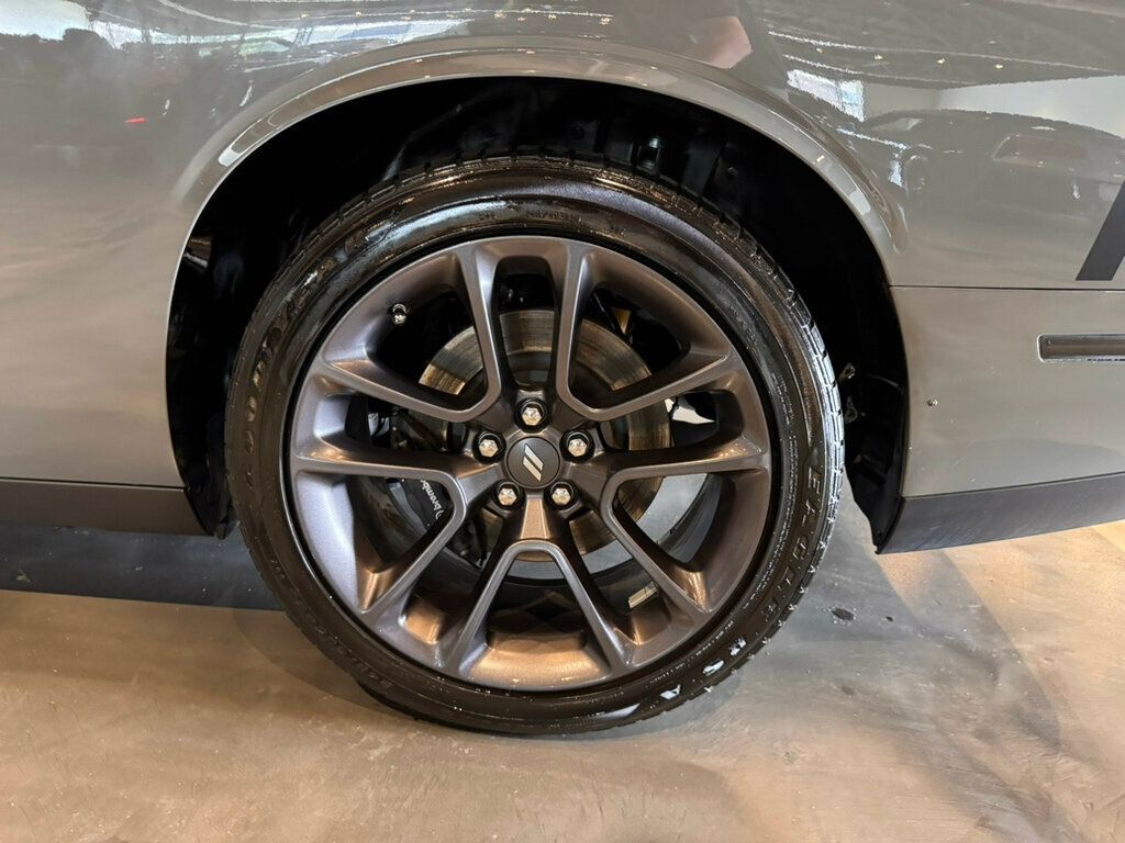 2023 Dodge Challenger 6SpeedManual/PlusPkg/MoonRoof/Htd&CldSeats/HtdSteerWheel/NAV - 22967097 - 25