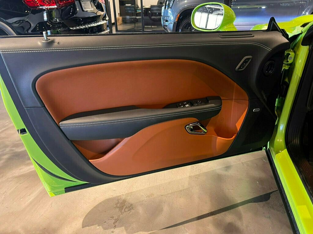 2023 Dodge Challenger Hellcat/Jailbreak/DriverConvenienceGroup/LagunaLeatherPkg/NAV - 22998002 - 13