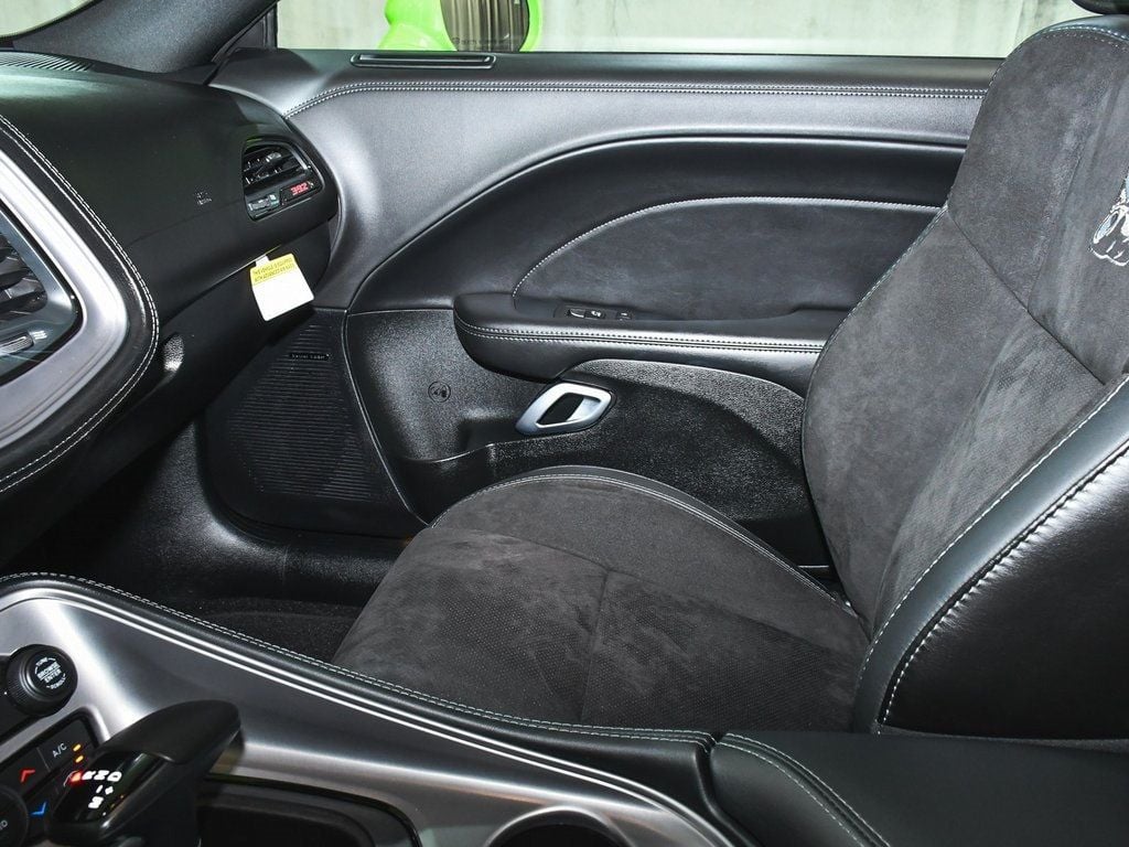 2023 Dodge Challenger R/T Scat Pack Widebody photo 32