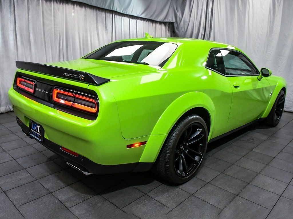 2023 Dodge Challenger R/T Scat Pack Widebody photo 3