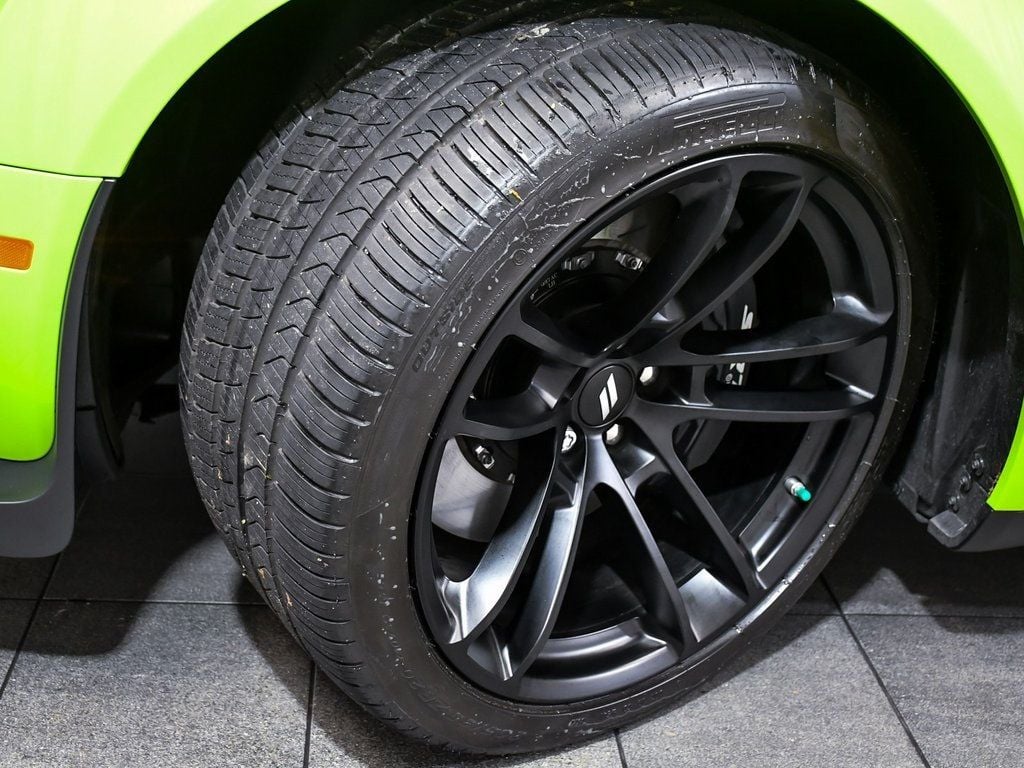 2023 Dodge Challenger R/T Scat Pack Widebody photo 4