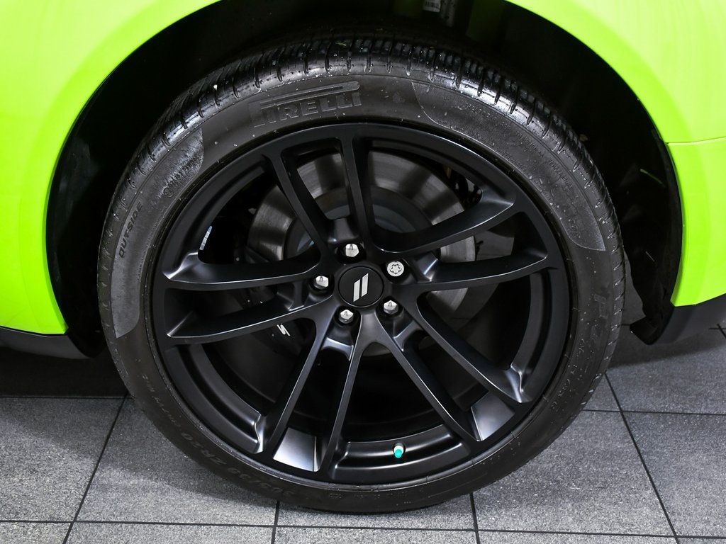 2023 Dodge Challenger R/T Scat Pack Widebody photo 5