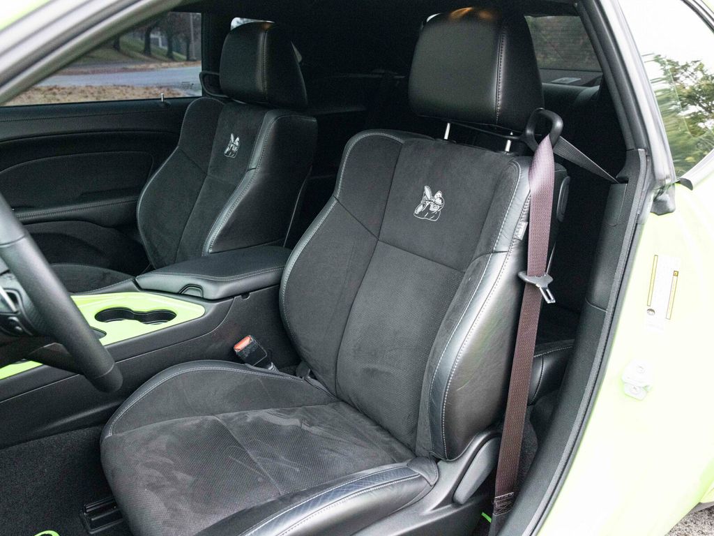 2023 Dodge Challenger R/T Scat Pack Widebody ATX Auto Trans, Plus Package, Tech Group - 22956043 - 32