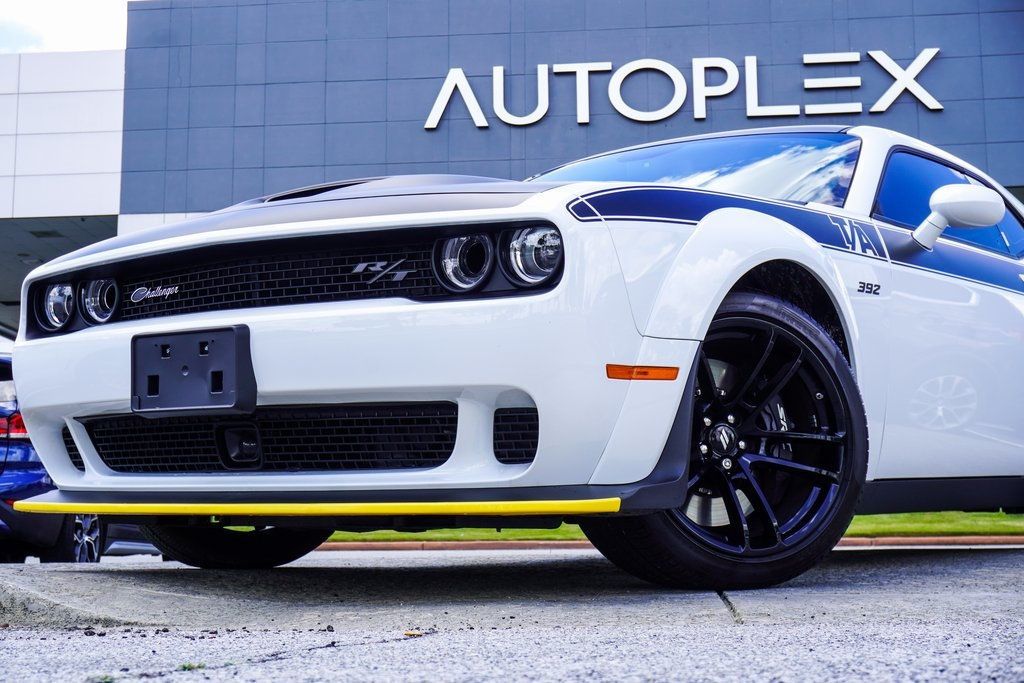 2023 Dodge Challenger R/T Scat Pack Widebody photo 2