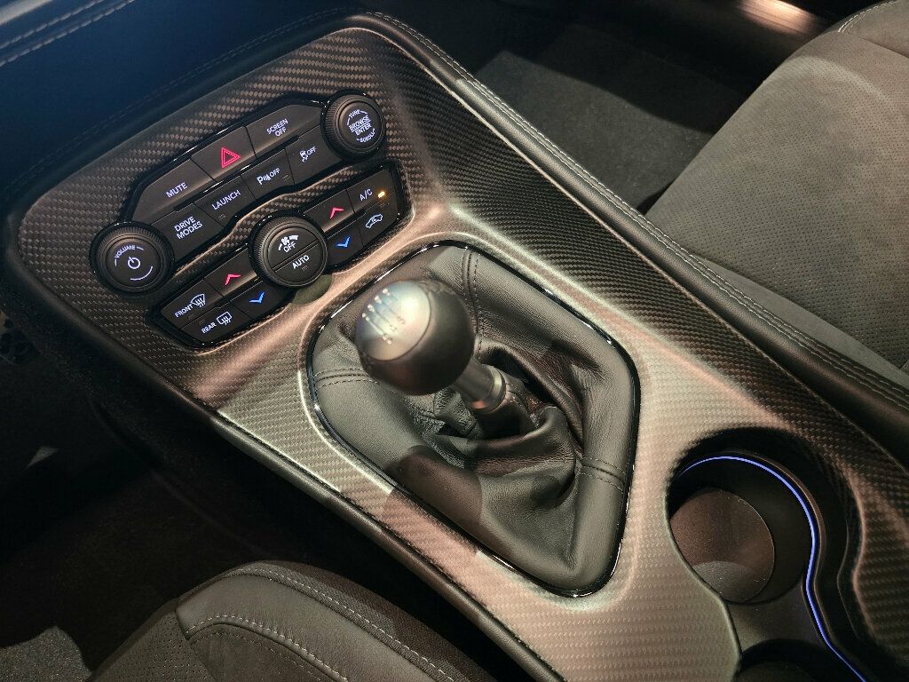 2023 Dodge Challenger R/TScatPackWidebody/RWD/TechnologyGroup/PlusPkg/CarbonInteriorPk - 23090366 - 9