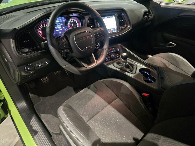 2023 Dodge Challenger R/TScatPackWidebody/RWD/TechnologyGroup/PlusPkg/CarbonInteriorPk - 23090366 - 14