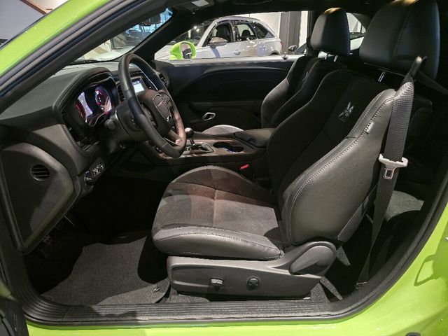 2023 Dodge Challenger R/TScatPackWidebody/RWD/TechnologyGroup/PlusPkg/CarbonInteriorPk - 23090366 - 16