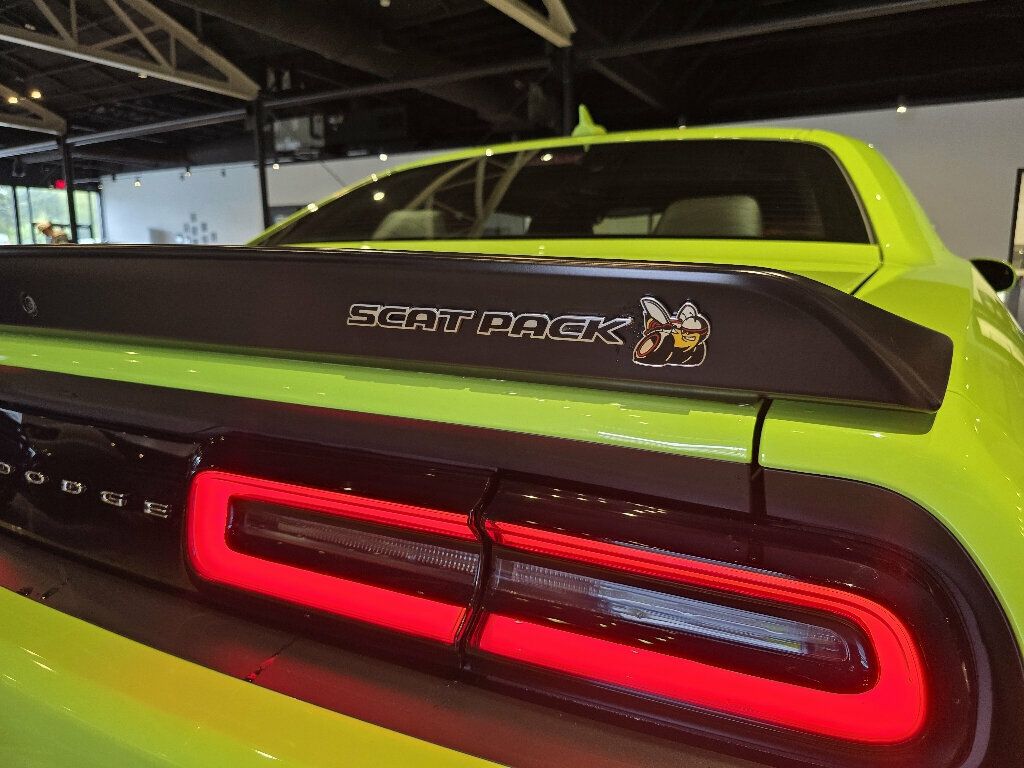 2023 Dodge Challenger R/TScatPackWidebody/RWD/TechnologyGroup/PlusPkg/CarbonInteriorPk - 23090366 - 31