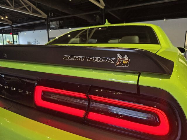 2023 Dodge Challenger R/TScatPackWidebody/RWD/TechnologyGroup/PlusPkg/CarbonInteriorPk - 23090366 - 31