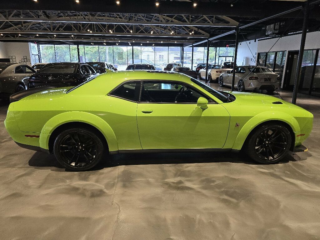 2023 Dodge Challenger R/TScatPackWidebody/RWD/TechnologyGroup/PlusPkg/CarbonInteriorPk - 23090366 - 3