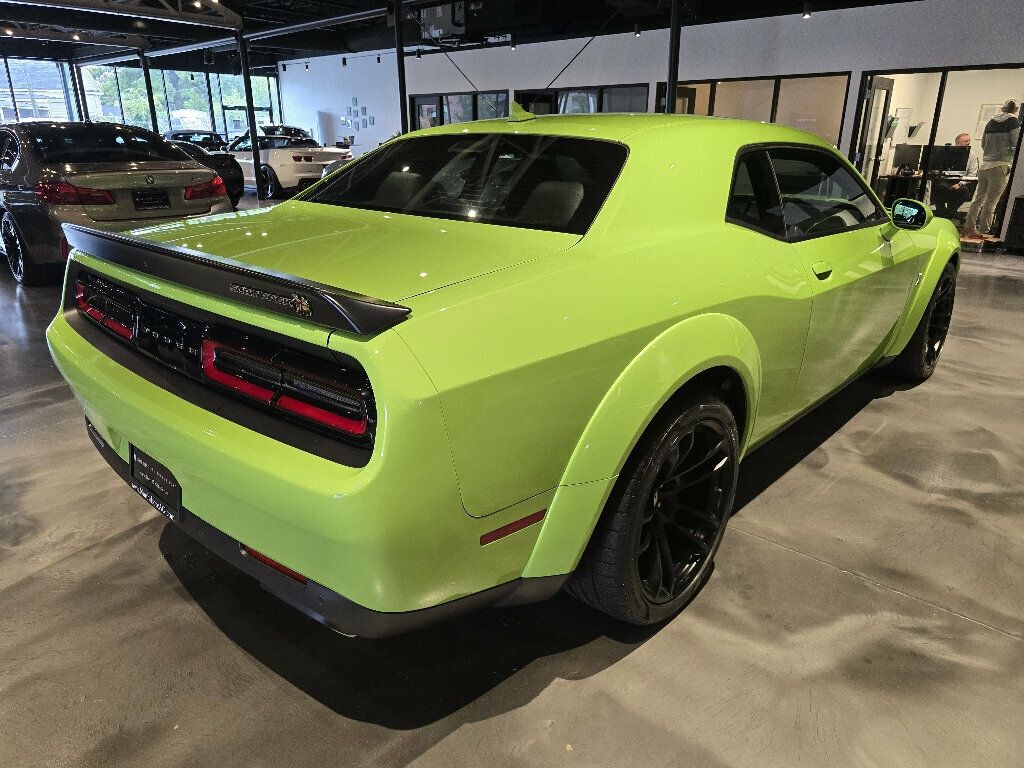 2023 Dodge Challenger R/TScatPackWidebody/RWD/TechnologyGroup/PlusPkg/CarbonInteriorPk - 23090366 - 4