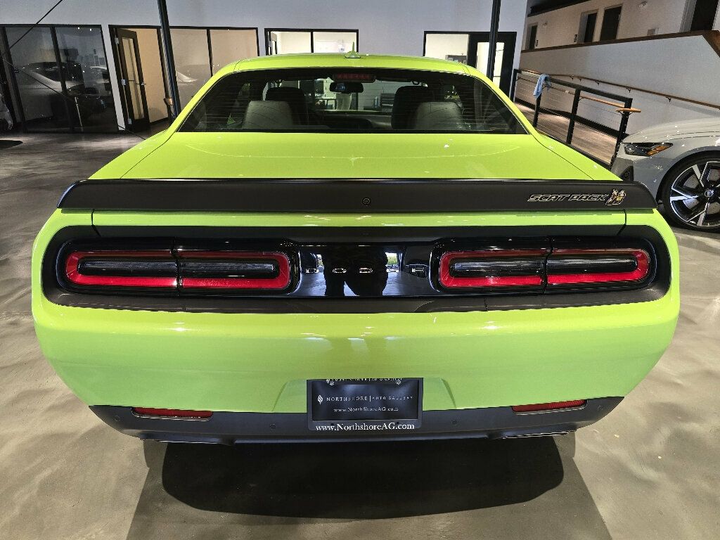 2023 Dodge Challenger R/TScatPackWidebody/RWD/TechnologyGroup/PlusPkg/CarbonInteriorPk - 23090366 - 5