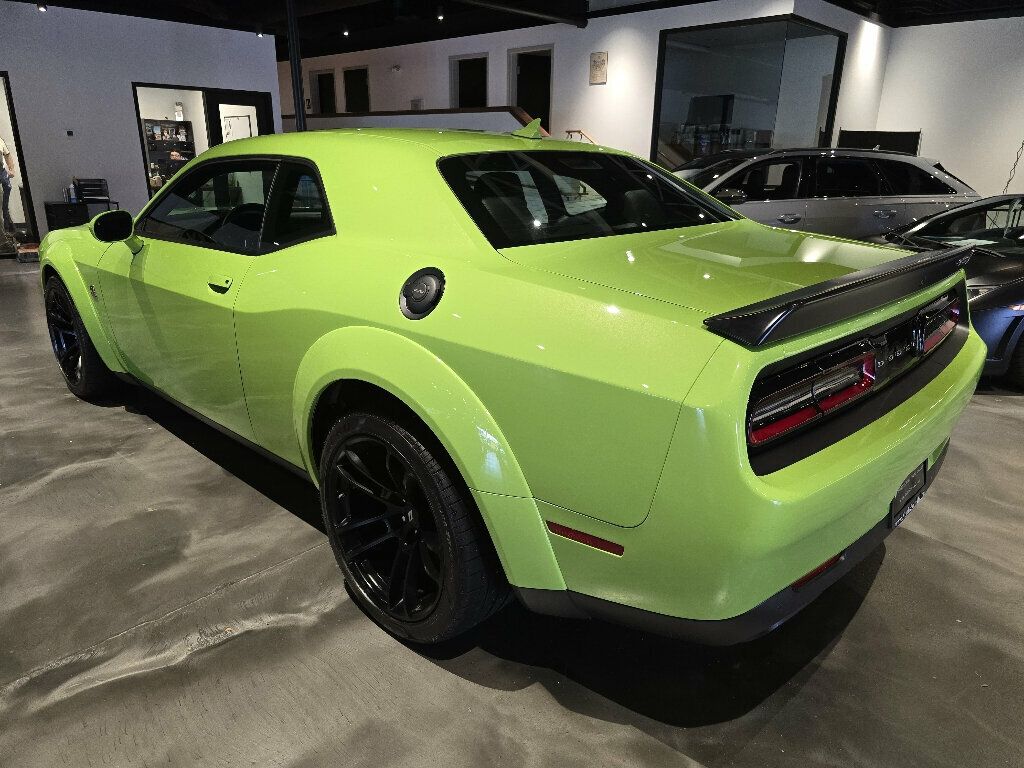 2023 Dodge Challenger R/TScatPackWidebody/RWD/TechnologyGroup/PlusPkg/CarbonInteriorPk - 23090366 - 6