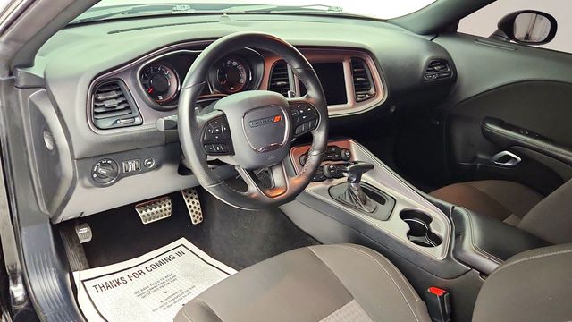 2023 Dodge Challenger R/T w/ Blacktop Package, 8-Spd Auto & Uconnect NAV - 23100866 - 10