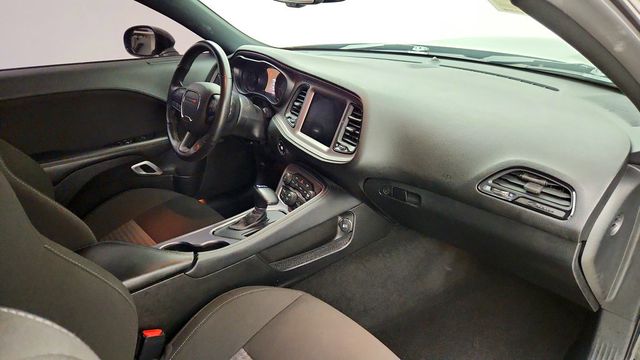 2023 Dodge Challenger R/T w/ Blacktop Package, 8-Spd Auto & Uconnect NAV - 23100866 - 21
