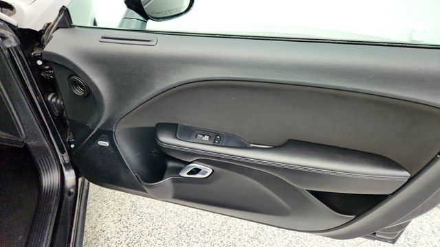 2023 Dodge Challenger R/T with 4C NAV, Blacktop Package & Alpine Audio Group (372 hp) - 22970709 - 25