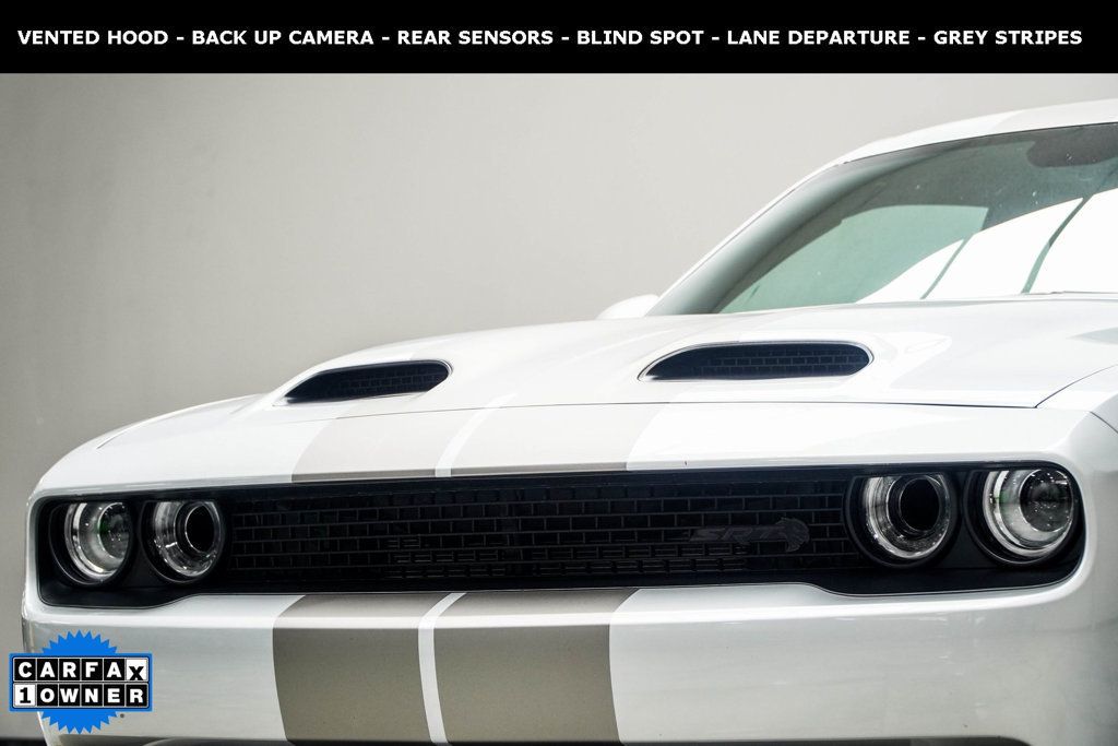 2023 Dodge Challenger SRT8 Hellcat photo 2