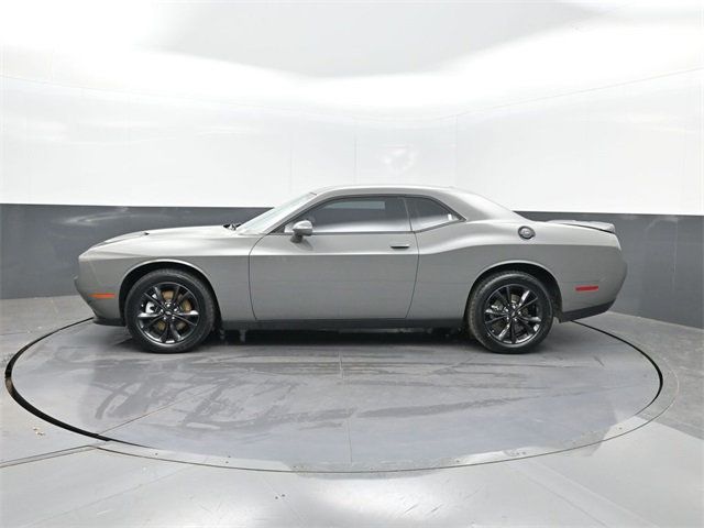 2023 Dodge Challenger SXT AWD photo 2