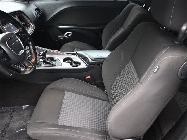 2023 Dodge Challenger SXT AWD photo 5