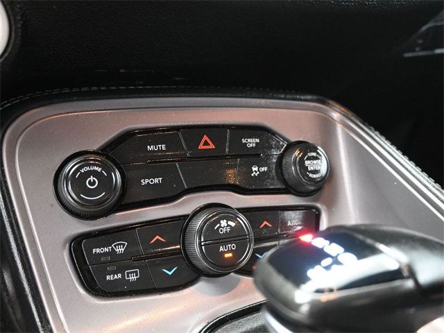2023 Dodge Challenger SXT AWD photo 8