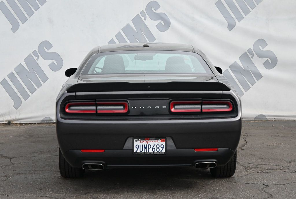 2023 Dodge Challenger SXT photo 2