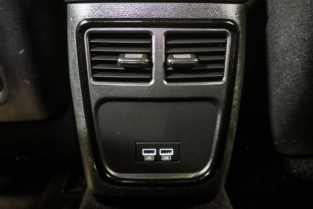 2023 Dodge Charger R/T photo 18