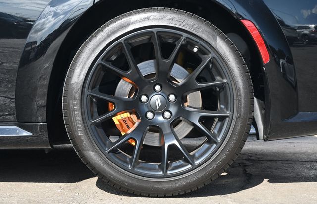 2023 Dodge Charger Scat Pack Widebody HEMI Orange Pkg Carbon/Suede Interior Pkg - 22982114 - 9