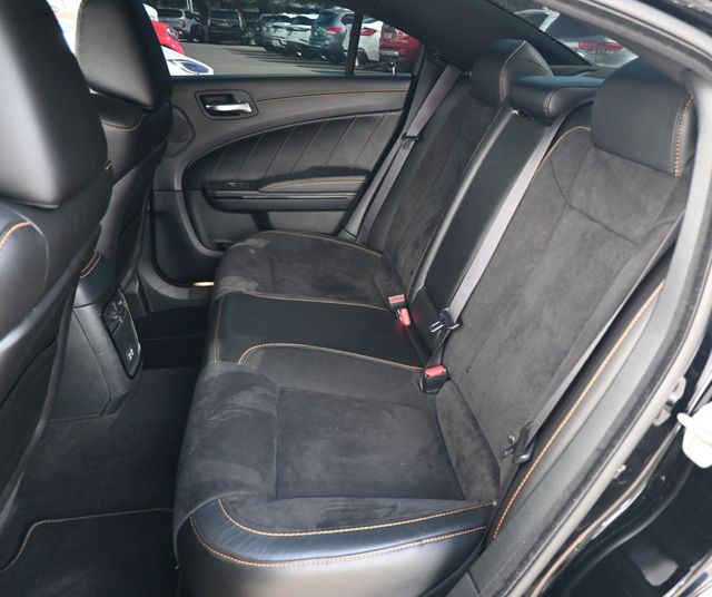2023 Dodge Charger Scat Pack Widebody HEMI Orange Pkg Carbon/Suede Interior Pkg - 22982114 - 18