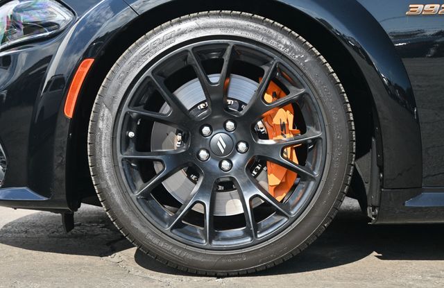 2023 Dodge Charger Scat Pack Widebody HEMI Orange Pkg Carbon/Suede Interior Pkg - 22982114 - 8
