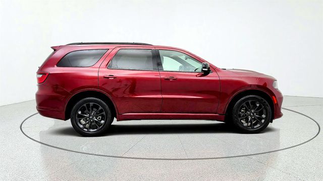 2023 Dodge Durango GT Premium AWD w/ Blacktop Pkg & Captain's Chairs - 23074926 - 3
