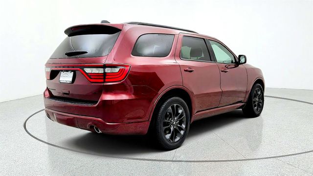 2023 Dodge Durango GT Premium AWD w/ Blacktop Pkg & Captain's Chairs - 23074926 - 4
