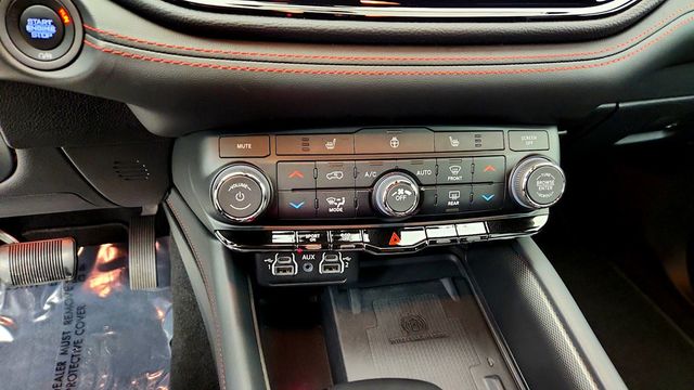 2023 Dodge Durango R/T AWD w/ Blacktop Package & 20'' Black Wheels - 23098455 - 16
