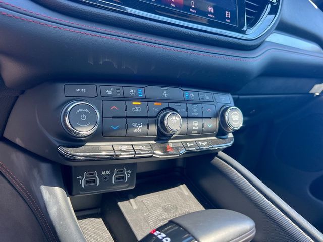 2023 Dodge Durango R/T Plus AWD - 22885474 - 23