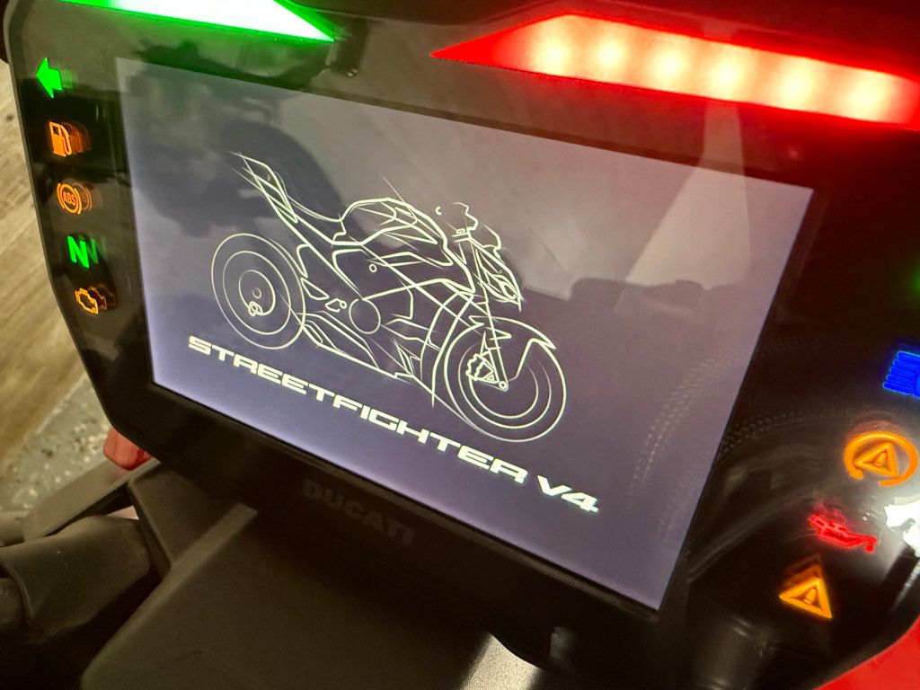 2023 Ducati Streetfighter V4 SUPER CLEAN! - 23046668 - 9