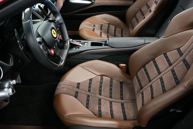 2023 Ferrari 812 GTS Convertible - 22967886 - 33