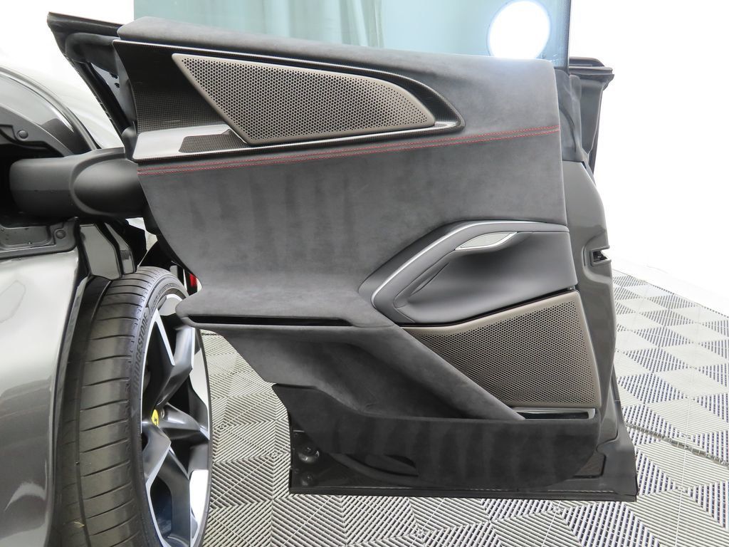2023 Ferrari Purosangue Base photo 25