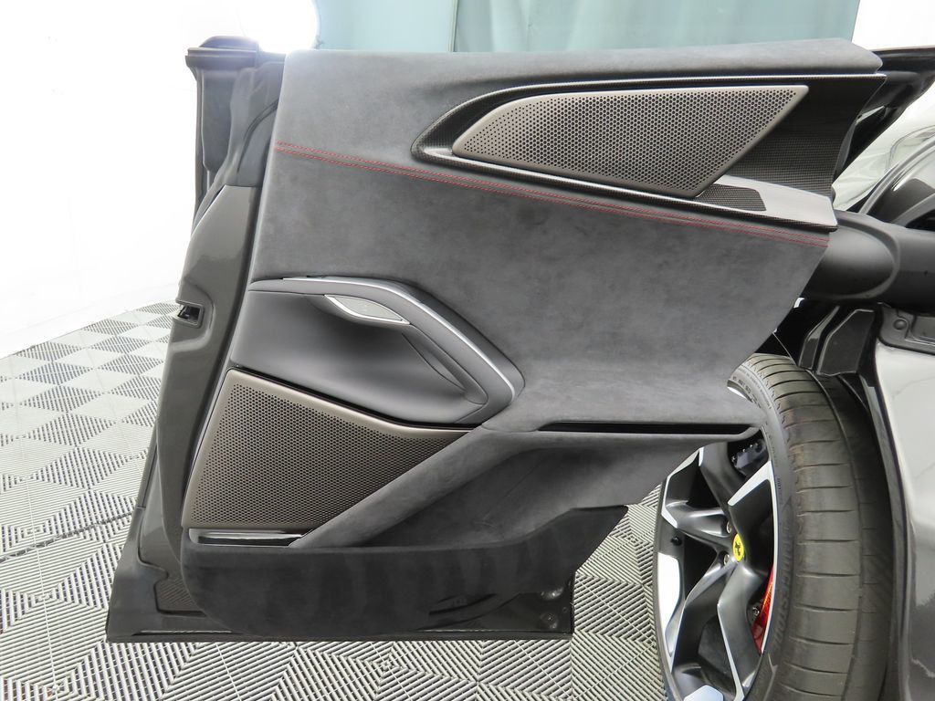 2023 Ferrari Purosangue Base photo 26