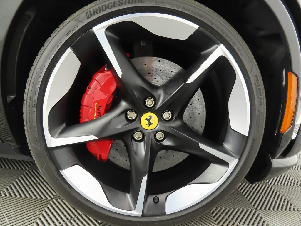 2023 Ferrari Purosangue Base photo 32