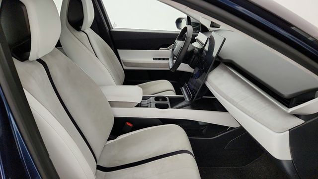 2023 Fisker Ocean Extreme AWD with 22' F5 B Airglider Gloss Black Wheels - 22941440 - 22