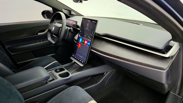 2023 Fisker Ocean One AWD with 20'' Wheels (360-Mile Range) - 22958133 - 24