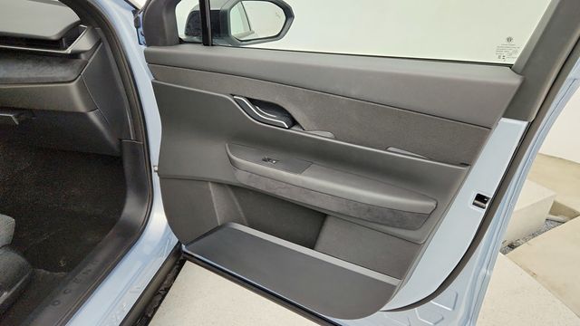 2023 Fisker Ocean Sport with 20'' F7 B Aerostealth Silver Wheels - 22941124 - 24