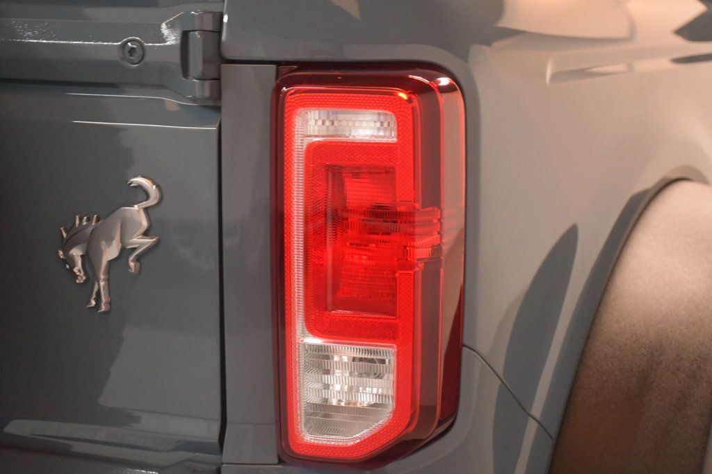 Ford Bronco photo 14