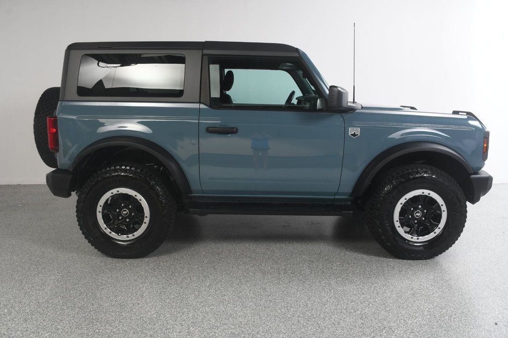 Ford Bronco photo 4