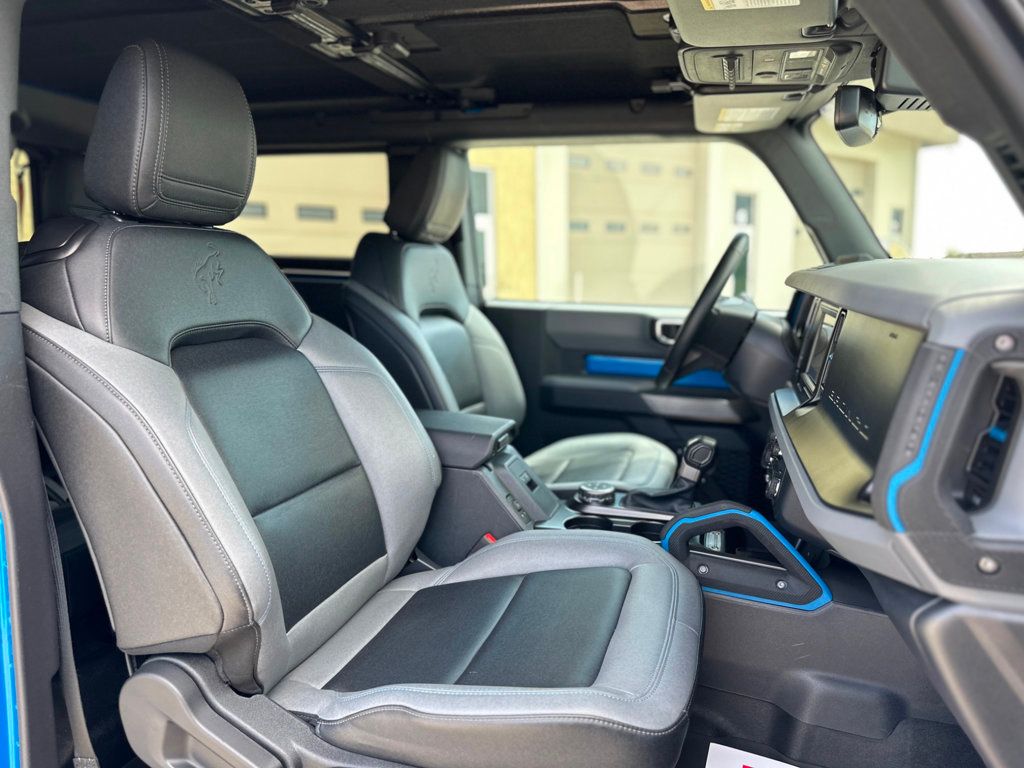 2023 Ford Bronco Black Diamond photo 11