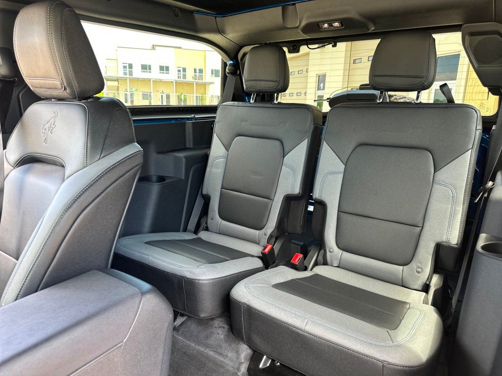 2023 Ford Bronco Black Diamond photo 13