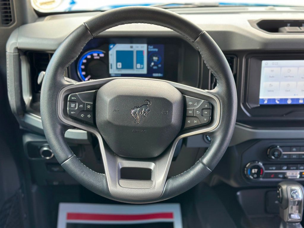 2023 Ford Bronco Black Diamond photo 15