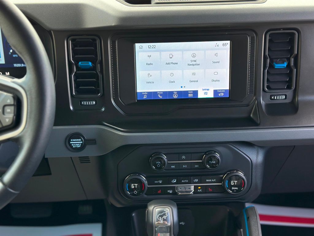 2023 Ford Bronco Black Diamond photo 18