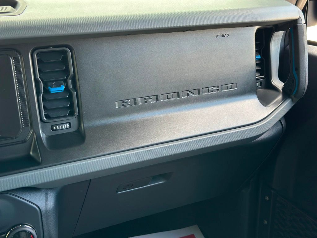 2023 Ford Bronco Black Diamond photo 19