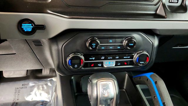 2023 Ford Bronco Black Diamond 2 Door Advanced 4x4 w/ Sasquatch & 2.7L V6 - 23098459 - 16