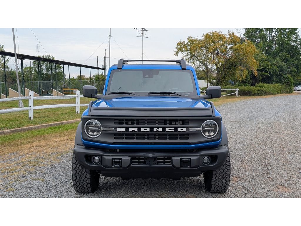 2023 Ford Bronco Black Diamond photo 2